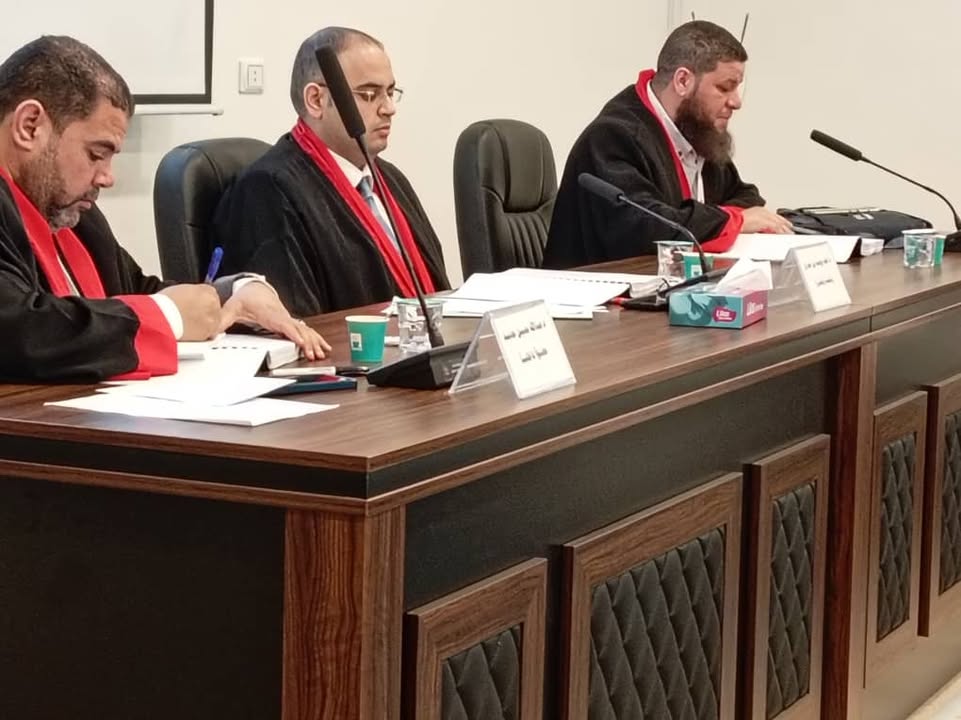 مناقشة رسالة الماجستير الموسومة بـــــــ (الإطار الشرعي والقانوني لحماية المستهلك - دراسة تحليلية مقارنة )