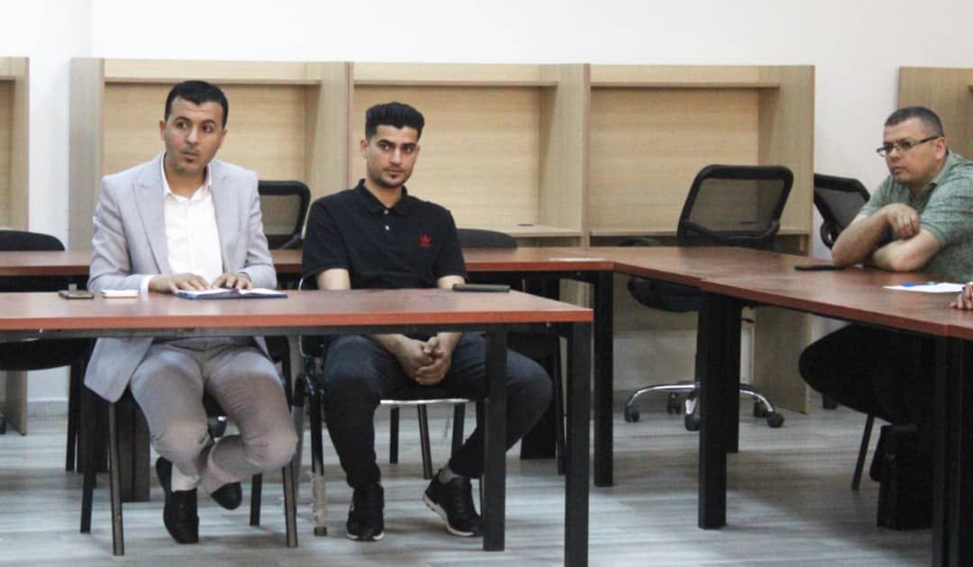 السيد عميد الكلية يجتمع بفريق الجودة و رؤساء الأقسام ومدراء المكاتب بالكلية 