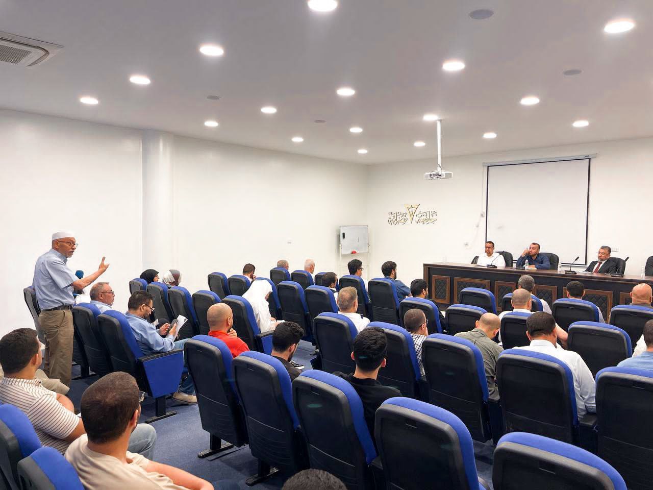 مكتب خدمة المجتمع بالكلية ينظم حوارية حول الانتخابات البلدية بين المتطلبات المحلية والاستحقاقات الوطنية