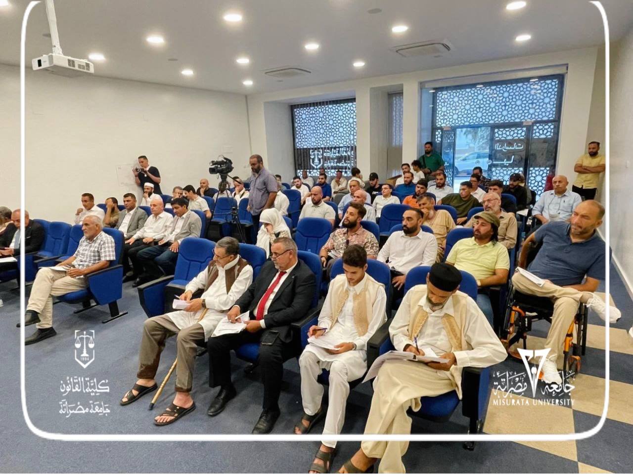 مكتب خدمة المجتمع والتعليم المستمر بالكلية ينظم جلسة حوارية بعنوان " خيارات حل الأزمة السياسية في ليبيا نقاش موضوعي حول النظام الملكي "