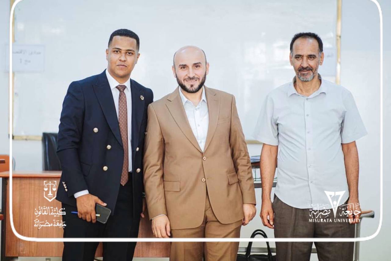 مناقشة مشاريع التخرج لطلاب الفصل الدراسي ربيع 2023-2024.