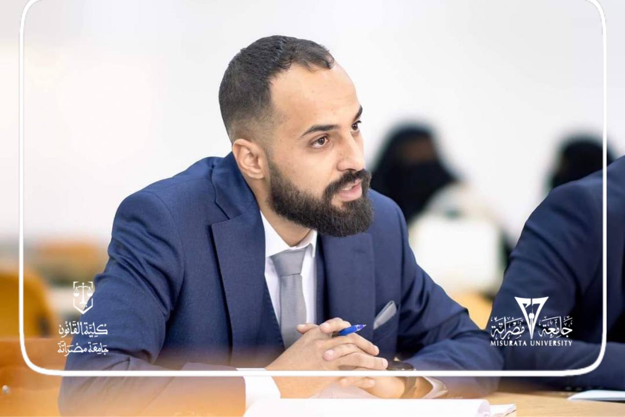 مناقشة مشاريع التخرج لطلاب الفصل الدراسي ربيع 2023-2024.