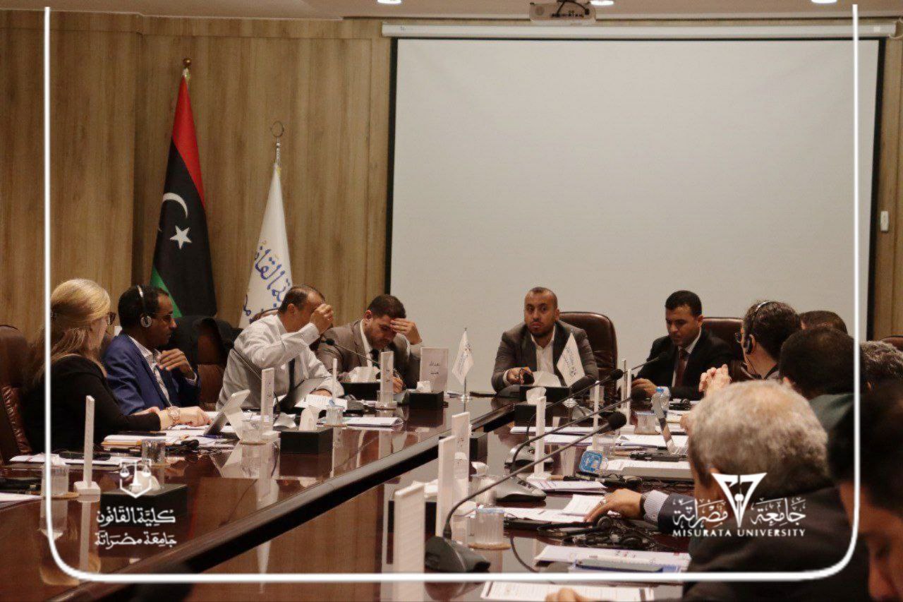 كلية القانون جامعة مصراتة بالشراكة مع مركز ليبيا للدراسات ومؤسسة فريديرش إيبرت تنظم مائدة مستديرة عن الهجرة غير الشرعية