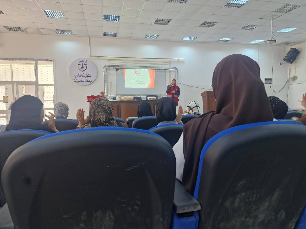 كلية القانون بجامعة مصراتة تنظم دورة تدريبية في مجال الإسعافات الأولية.